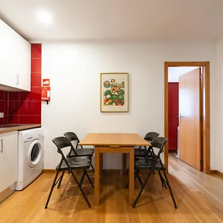 아파트 With Private Terrace 250m To Largo Intendente 리스본