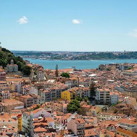 With Private Terrace 250m To Largo Intendente Lisbon