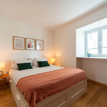 With Private Terrace 250m To Largo Intendente Апартаменти