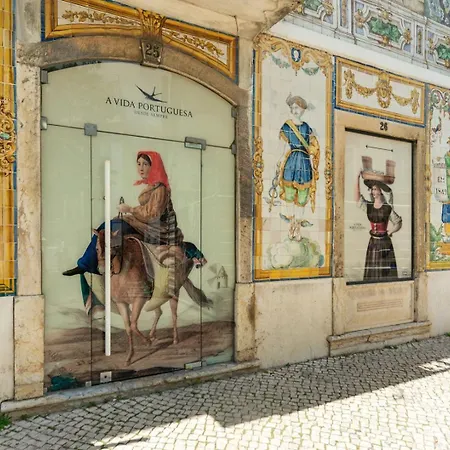 Апартаменти With Private Terrace 250m To Largo Intendente Лісабон