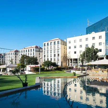 Апартаменти With Private Terrace 250m To Largo Intendente