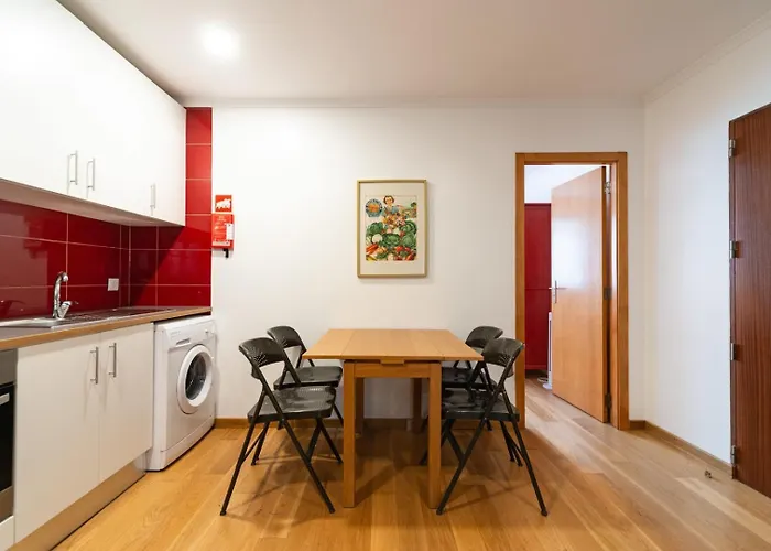 Appartement With Private Terrace 250m To Largo Intendente Lissabon