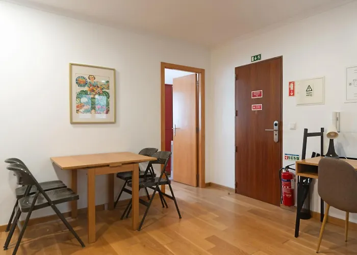 Appartement With Private Terrace 250m To Largo Intendente Lissabon