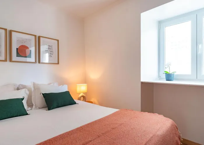 With Private Terrace 250m To Largo Intendente Appartement Lissabon