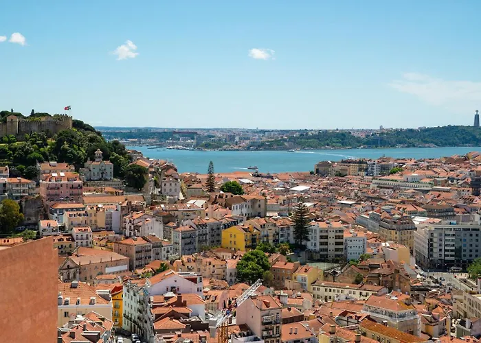 With Private Terrace 250m To Largo Intendente Lissabon